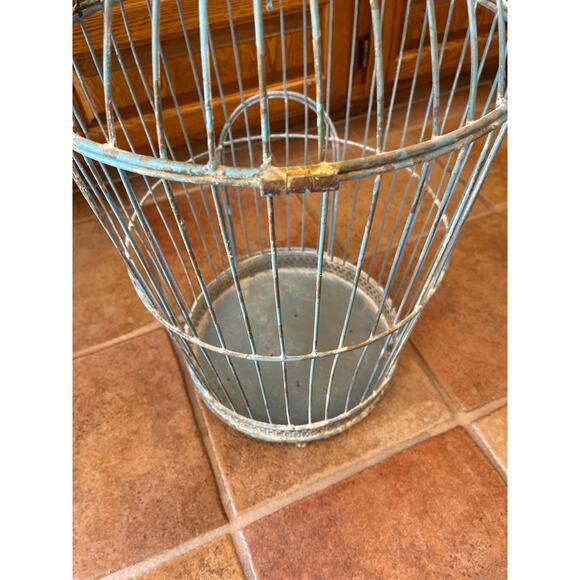 Vintage salvaged distressed metal Bird cage - Picture 5 of 9